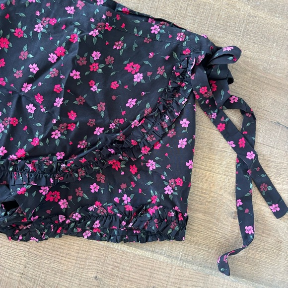 for love and lemons pink black floral print tie wrap belted ruffle skort - Picture 4 of 6